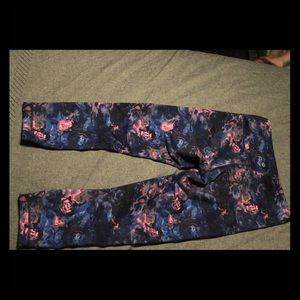 Lululemon rose capris